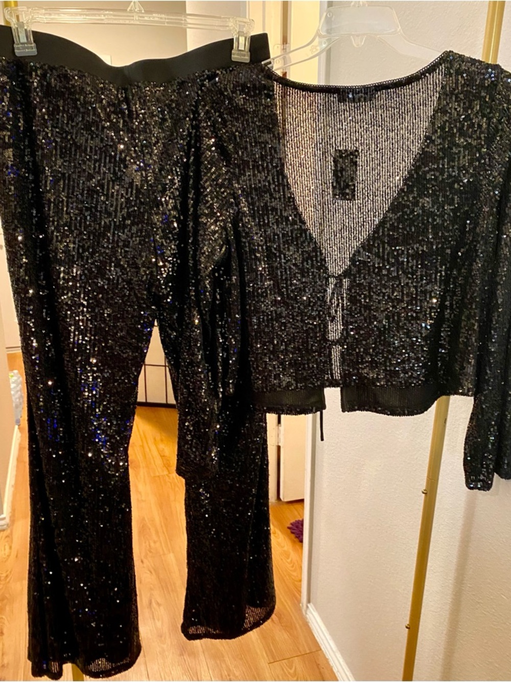 Torrid Sequin Tie Front Top and Flared Leg Pants Set - Size 1X - NWT! - Picture 10 of 16